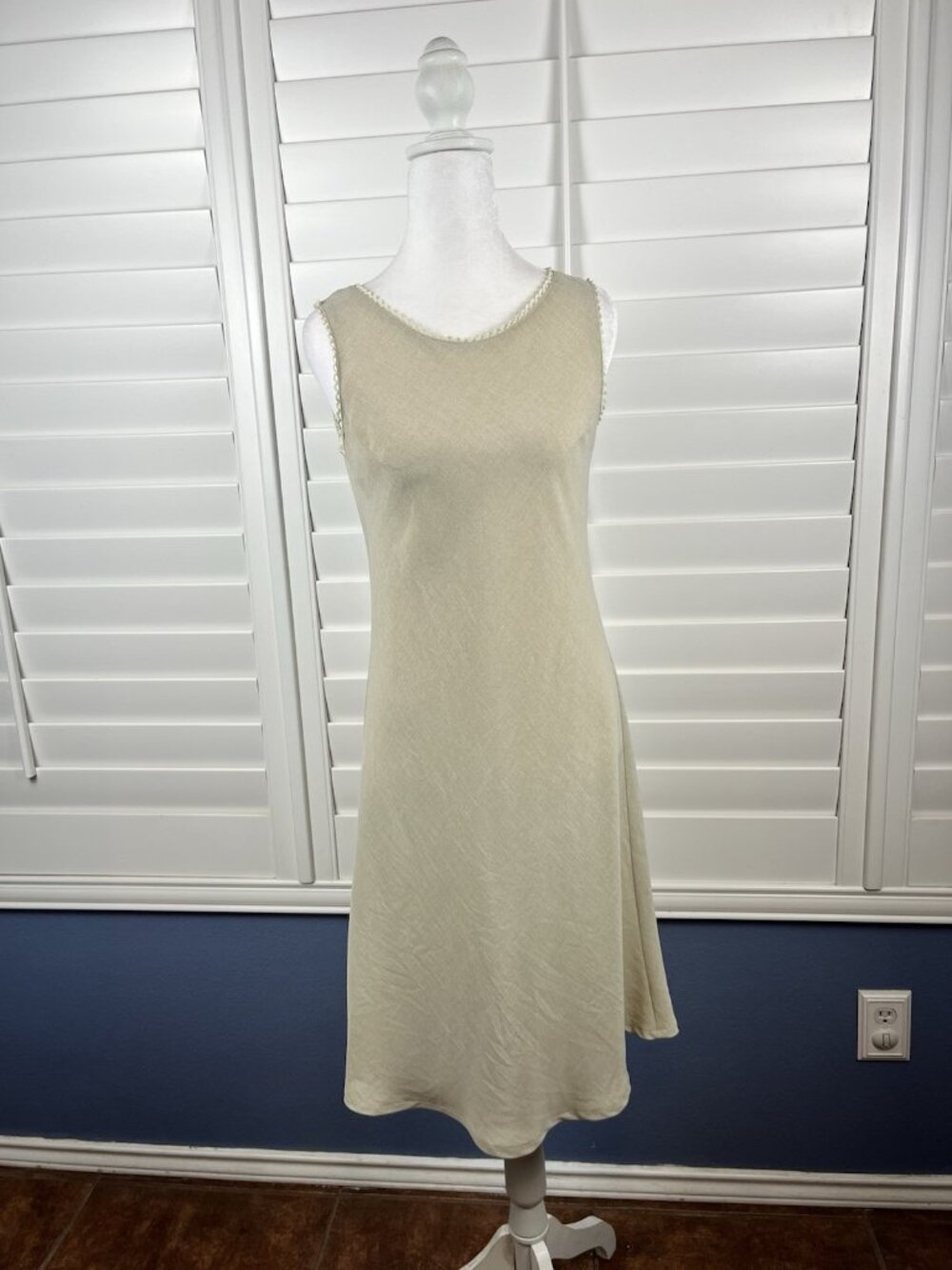 Hillard & Hanson Vintage Cream Midi Dress Women’s Size 4 Small Minimalist